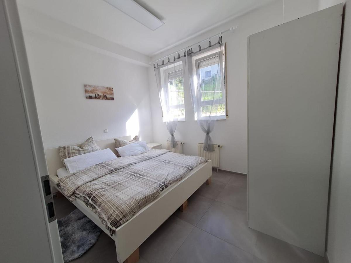 Pension Am Rathaus, 24H Check-In Mundelsheim Exterior foto